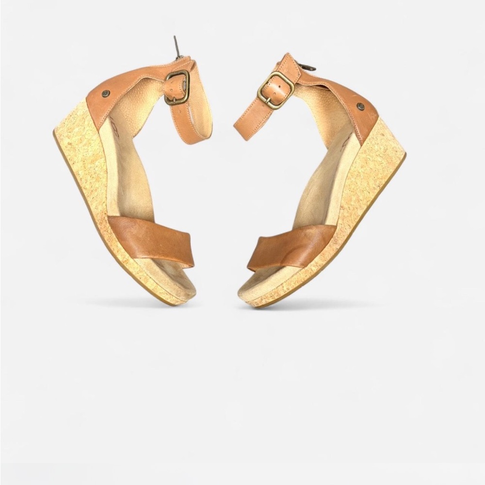 UGG Women's Brown Leather Sandals - Picture 7 of 8